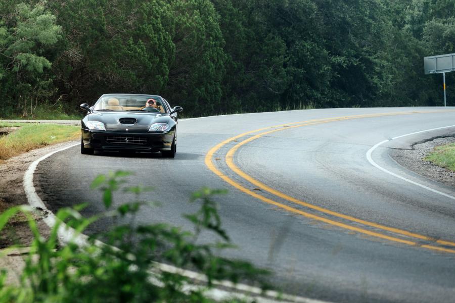  Ferrari 575 Superamerica Fiorano Handling Package 2005 года  (US) (фото 8 из 22)